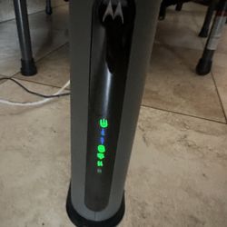 Motorola MG7550-10 16X4 Cable Modem plus AC1900 WiFi Router DOCSIS 3.0