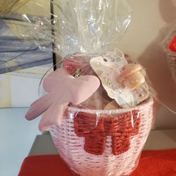 Alice In Wonderland Pink Bow Gift Basket