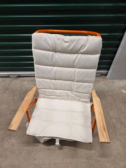 Folding Beach Chair with Cushion and Wood Armrests