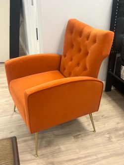 Tufted Wingback Lounge Chair