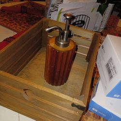 2pc Wood Bathrm Set Wood Box Stand An Soap Dispenser 10 Set Paid 40