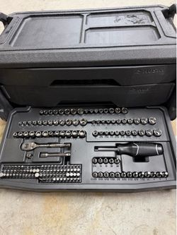 Husky tool box 280 piece
