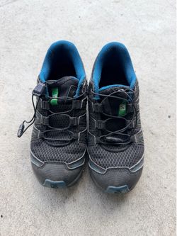 Salomon kids trail running shoes - size 2