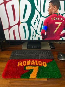 🇵🇹 Ronaldo #7 Handmade Tufted Rug