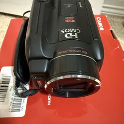 Canon Vixia HG20 HD Camcorder Kit - Barely Used!