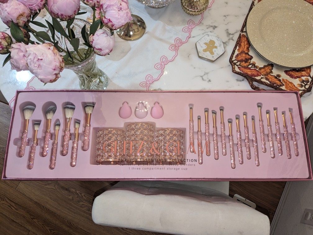 Glitz And glam Pink Sparkly Makeup Brushes 