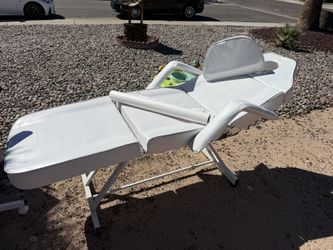 Esthetician/Massage Bed