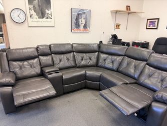 New On Sale Recliner Sectional Couch with Console! Free Delivery 🚚