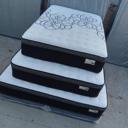 🟪full Size Pillow Top Mattress $180