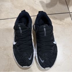  Nike Free Runs 