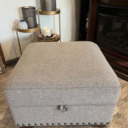 Thomasville Emilee Large Square Fabric Lift Top Storage Ottoman - Light Gray
