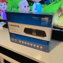 Linksys N900 Wi-Fi Wireless Dual-Band+ Router with Gigabit & USB Ports, Smart Wi-Fi App Enabled to Control Your Network from Anywhere (EA4500)