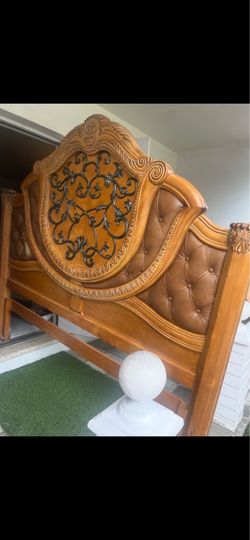 Aico Amini king  size bed