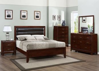 Queen Bedroom Set in Offert (2112)