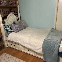 Twin Bed With Trundle