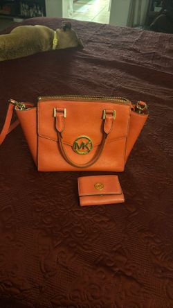 Michael Kors Peach Handbag & Wallet