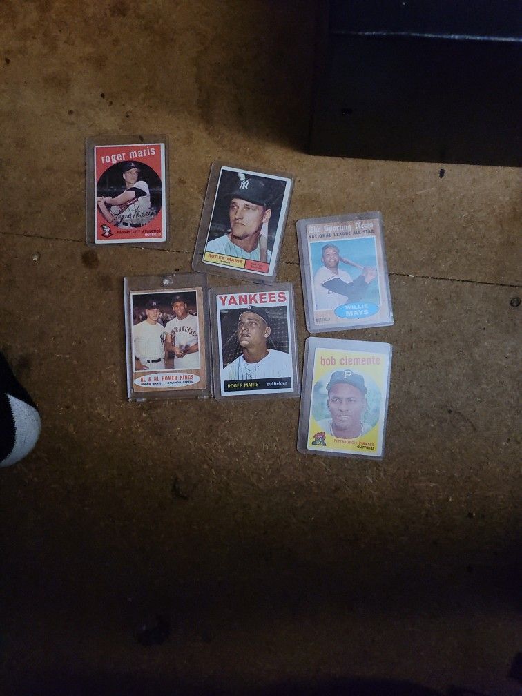 Topps Bassball Cards Ungrated Make A Offer Be Reasonable Don't Low Ball