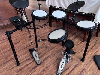 Alesis Nitro Max Mesh Drum Set