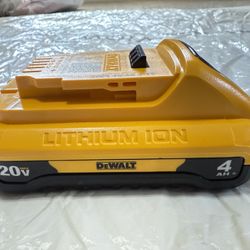DEWALT 20V MAX Compact Lithium-Ion 4.0Ah Battery