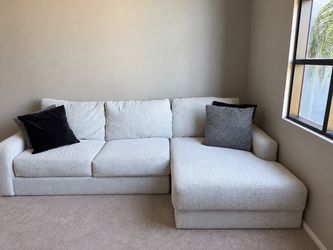 $300 obo sectional couch pick up by Saturday