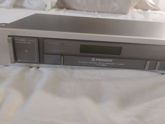Pioneer TX-950 FM/AM Digital Synthesized Tuner
