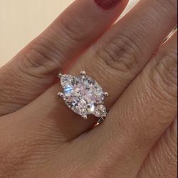 Sterling Silver Synthetic Diamond Engagement/Wedding Ring *Brand New*