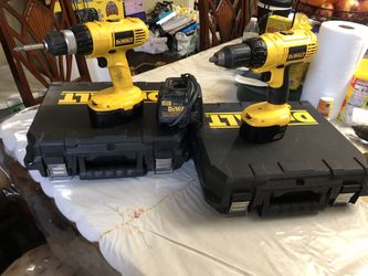 2 Drills With 2 Batteries And 1 Charger 14volts And 18 Volts