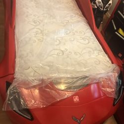 KIDS CAR BED AND MATCHING BEDROOMSET