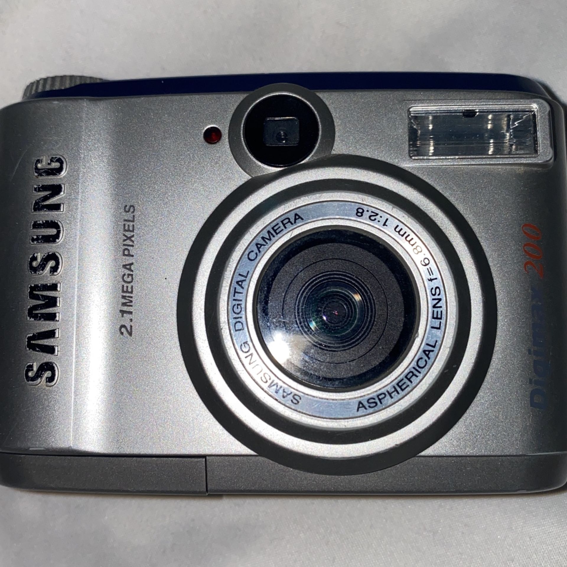 Samsung Digimax 200 Digital Camera