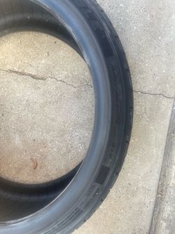 Tire  235/35/19