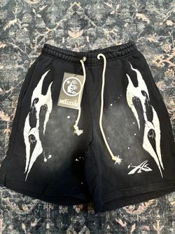 Hellstar shorts comes with bag