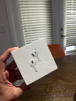 AirPods 4 with noise cancellation news