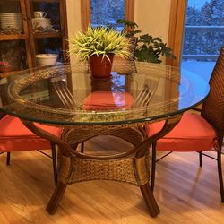 Dining Table & 4 Chairs