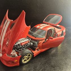 Burago Dodge Viper GTS Coupe. Die Cast. 1/18 Scale. Made in Italy. Collector's Item.