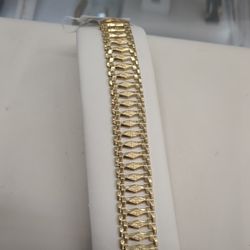14k Gold Breaclte 25 Grams Layaway Available 10% Down If You Interested Please Ask Maribel Thank You 