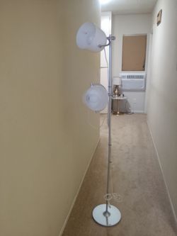 VINTAGE IKEA SVIRVEL ADJUSTABLE FLOOR LAMP WHITE