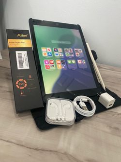 Apple iPad 9th Generation (10.2” Retina | Touch ID | iOS 29) – 64GB – Excellent Condition – With Pen & Accessories