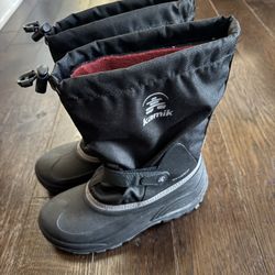 Big Kid Snow Boots—Size 7
