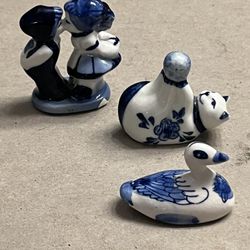 3 Pieces Lot 1-Vintage Holland Delft Blue Dutch Boy Kissing Girl Hand painted Deco Signed