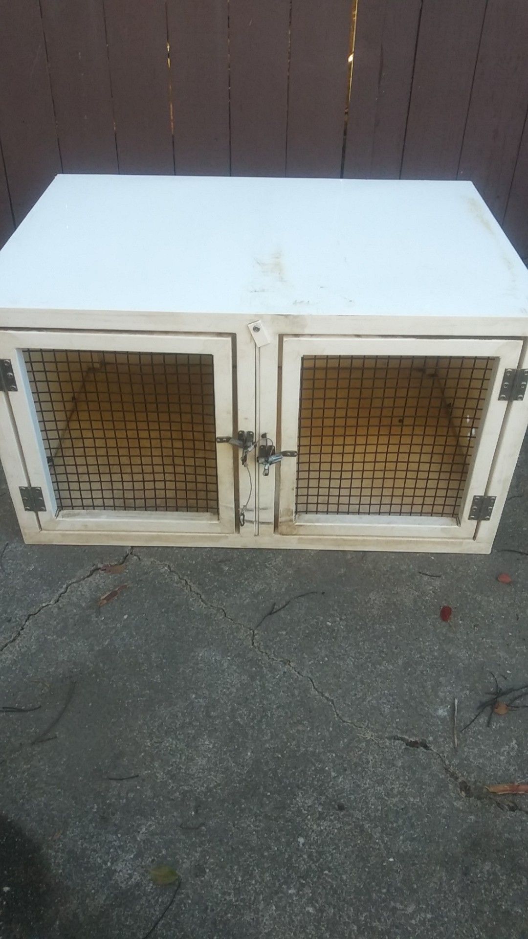 Dog kennel or crate doubled up