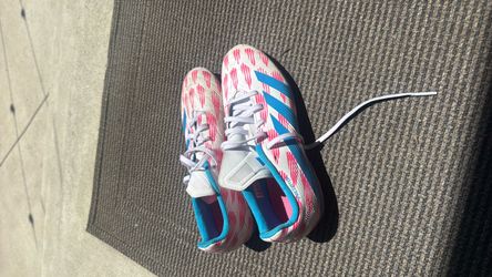 Soccer cleats