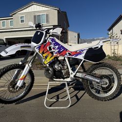 1993 YZ250 YAMAHA DIRT BIKE
