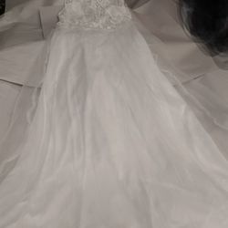 Beautiful White Dress With Lace Details-Medium/Small
