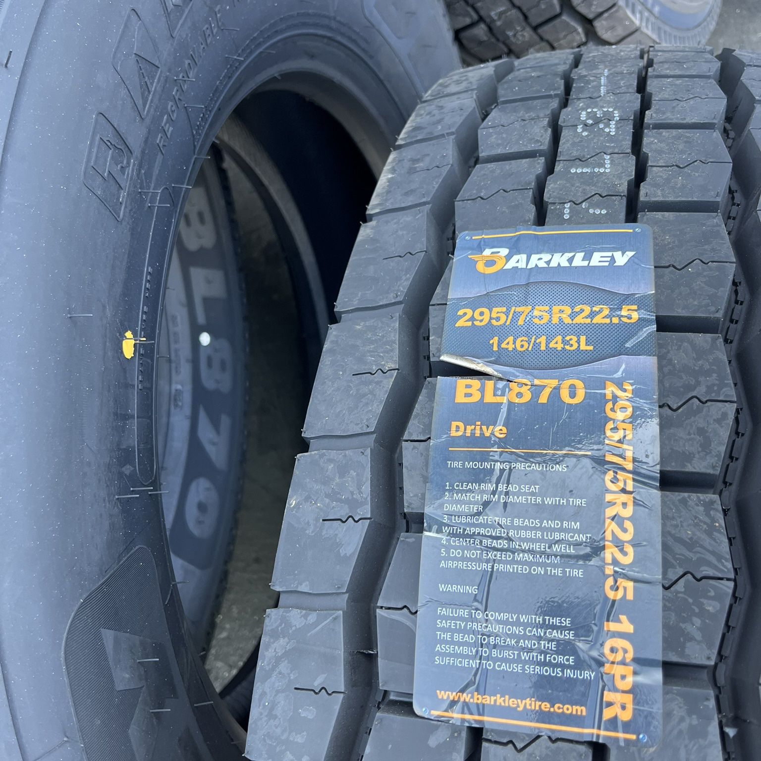 295/75r22.5 Barkley Truck Drive Traction Tires On Sale
