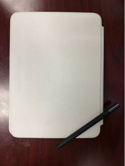 Apple Magic Keyboard white and Dell pencil