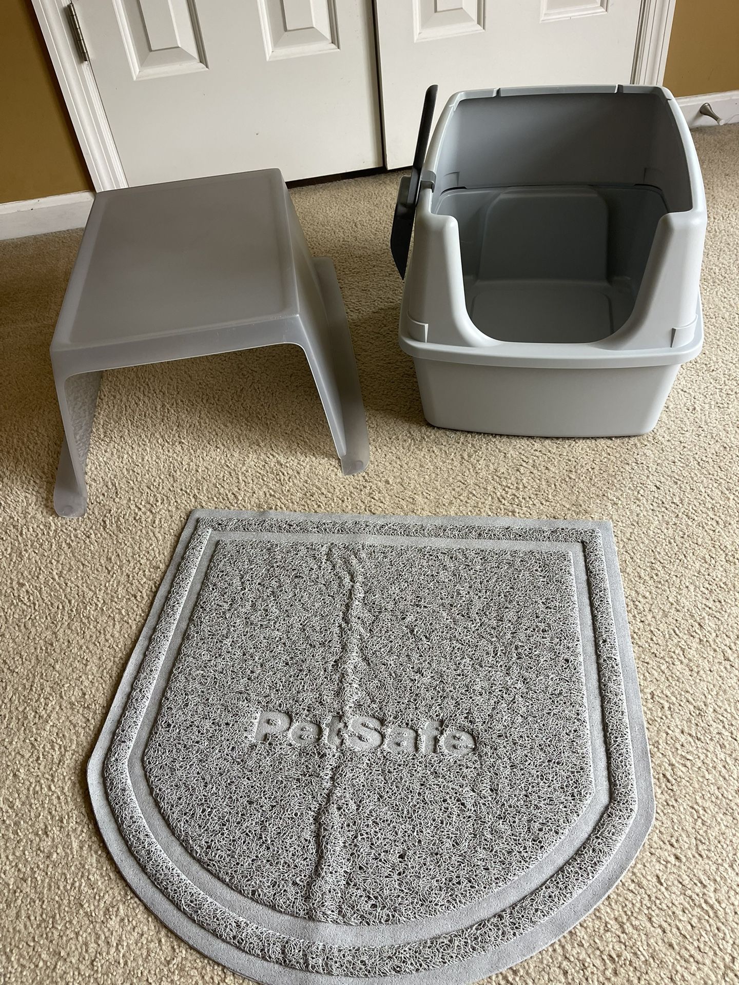 Petsafe litter hood, PetSafe litter mat and enclosed high sided litter box