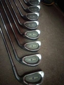 Set of golf irons