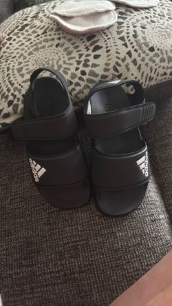 Boys shoes