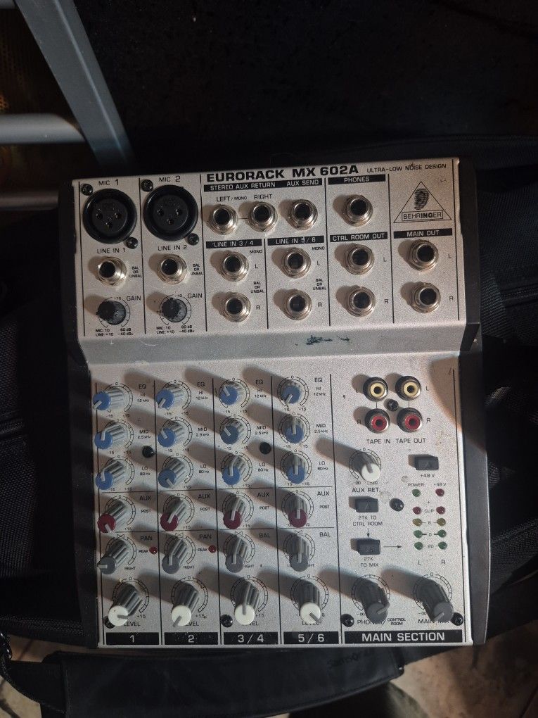 Behringer Eurorack MX 602A Ultra-Low Noise 6 Channel Mixer-B6C
