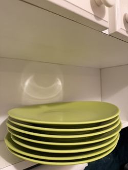 Set of 7 Crate & Barrel Lime Green Dinner Plates